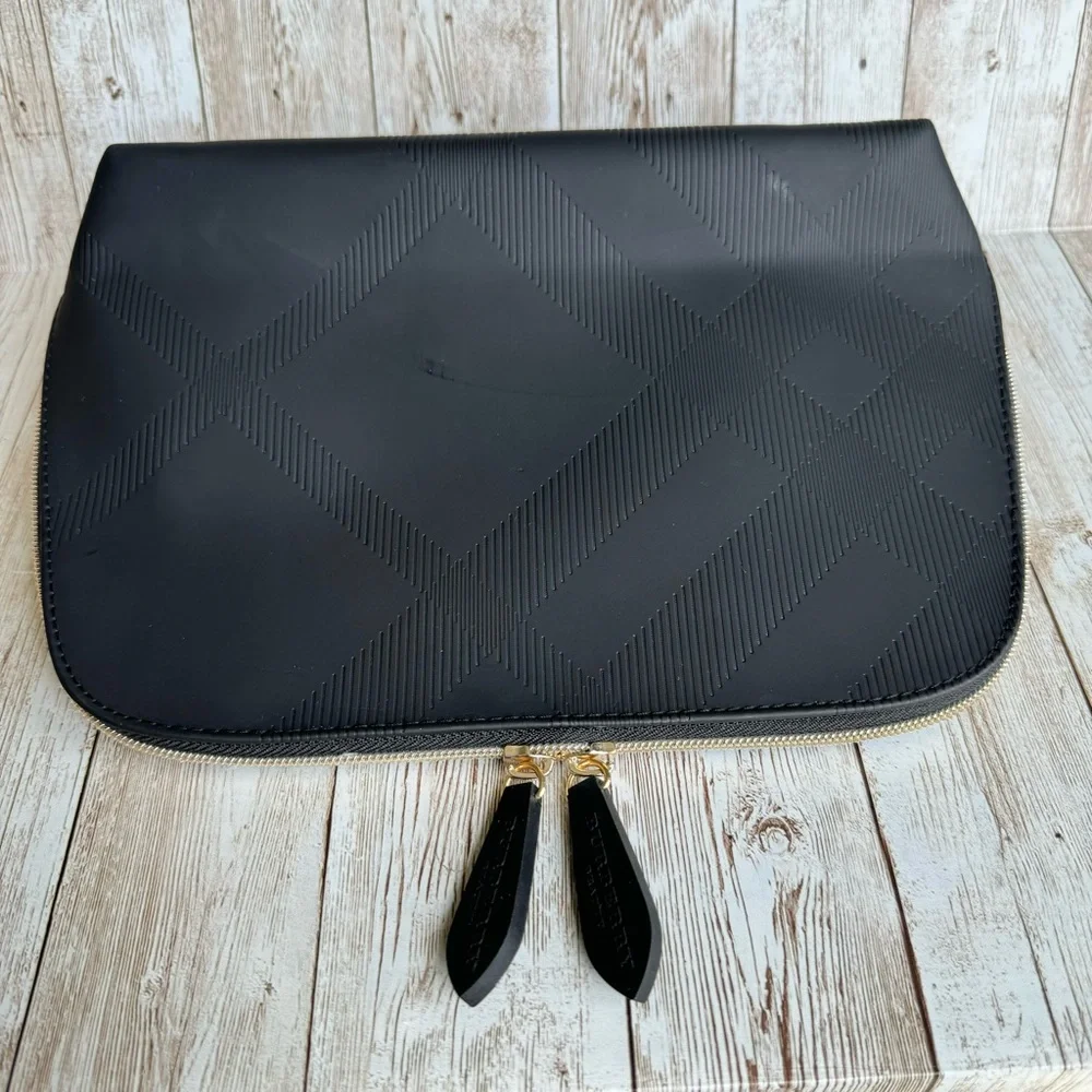 Burberry Beauty zippy pouch Makeup Cosmetic Bag Clutch